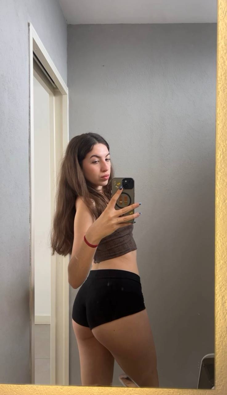 Amber in her underwear in Jamnagar