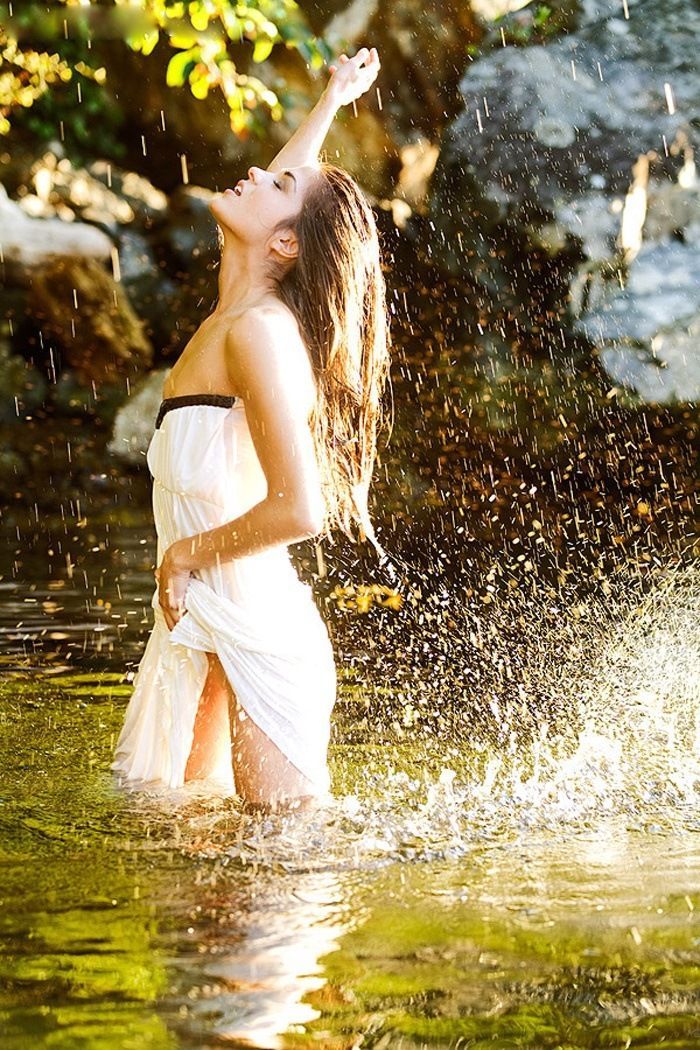 Marie Avgeropoulos in Jamnagar