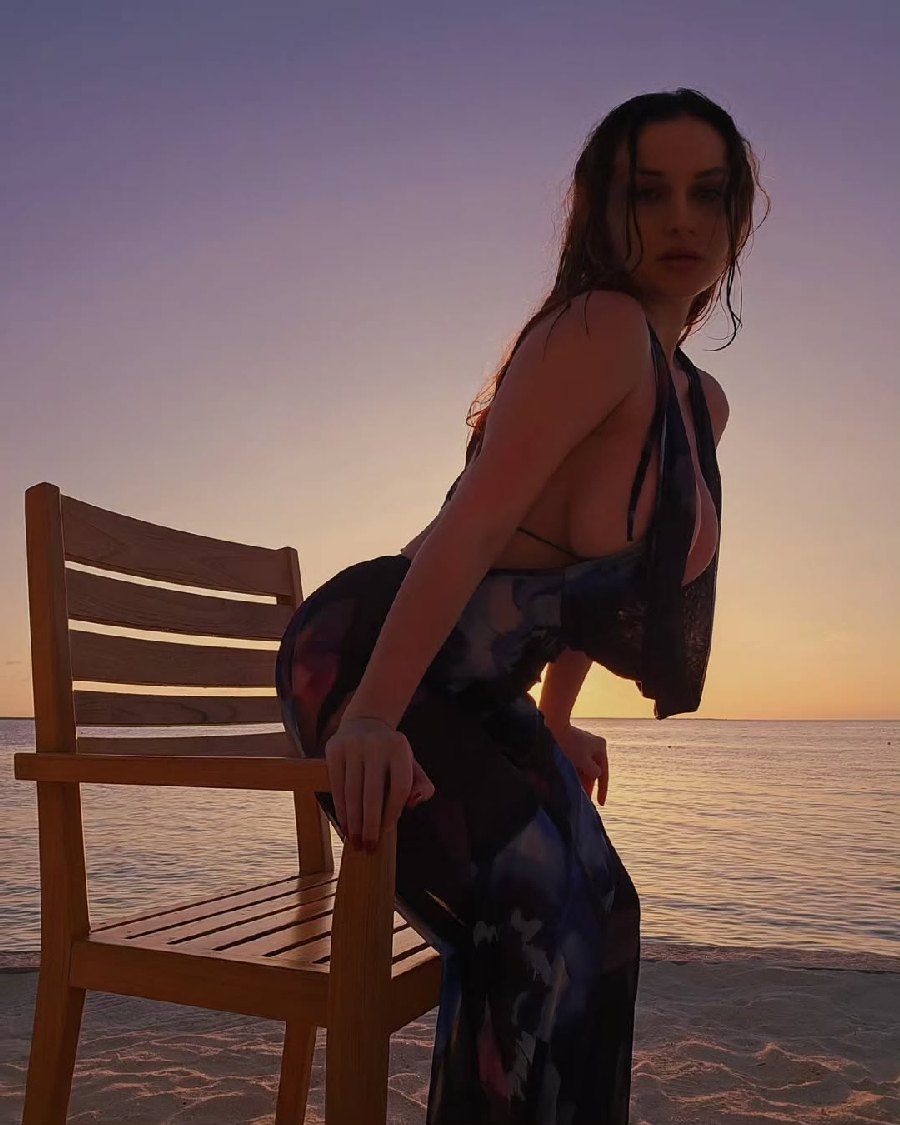 Sexy girl Miranda Faith nude in Jamnagar