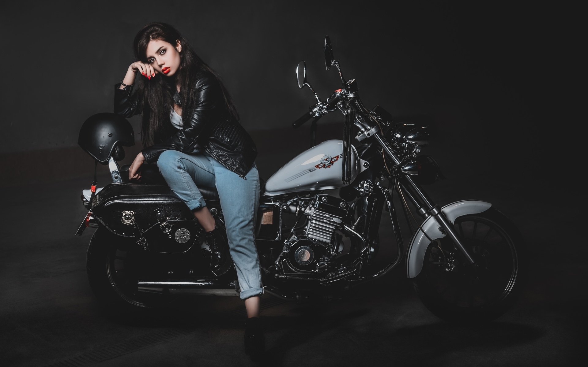 Biker girls: style and drive in Jamnagar