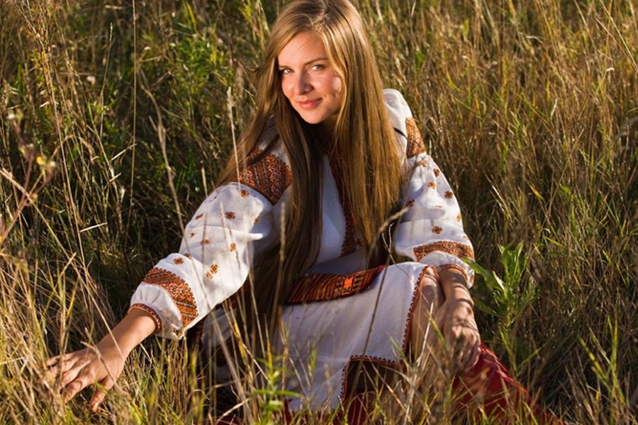 Model Women in Slavic costumes in Jamnagar