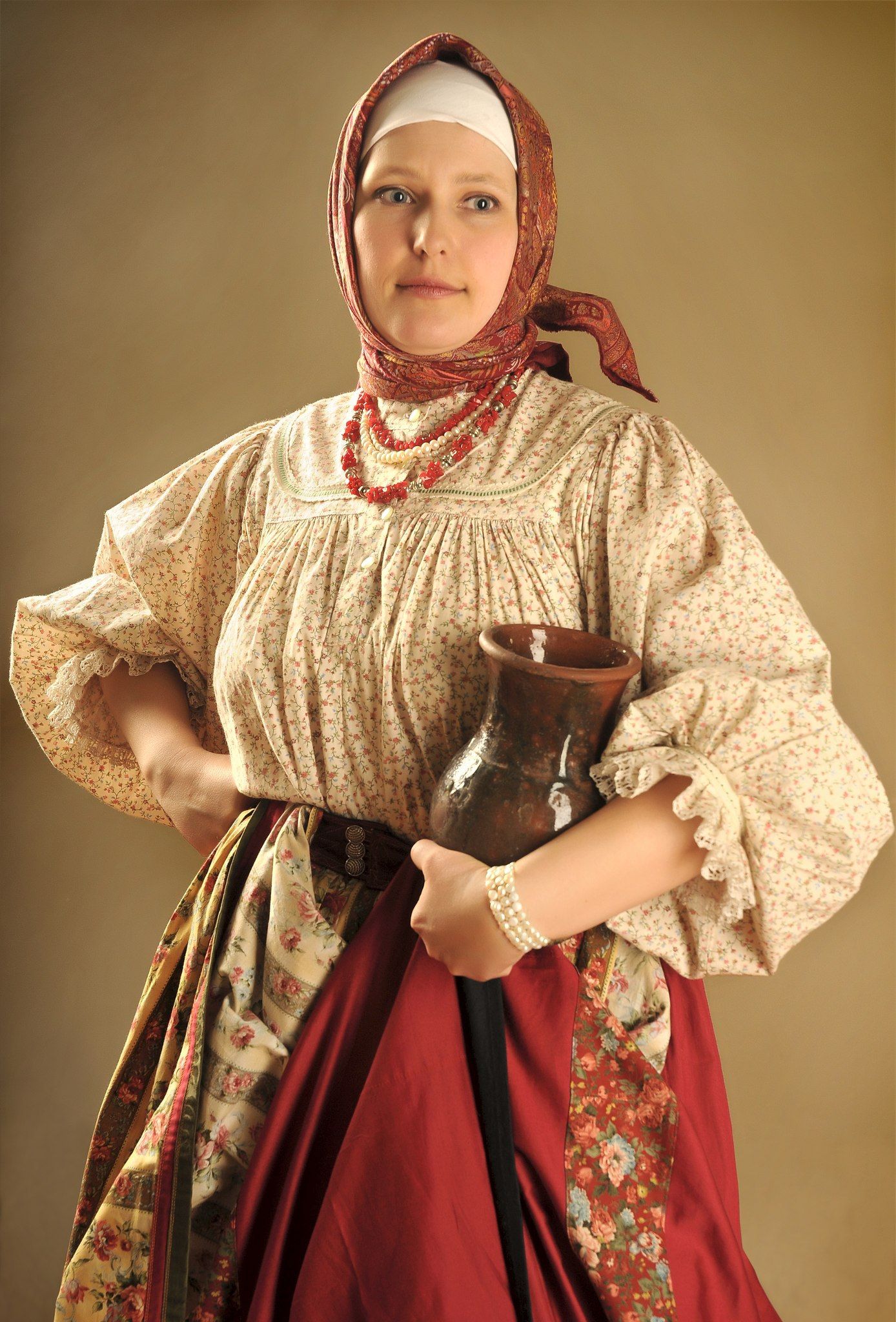 Girls in Slavic costumes in Jamnagar