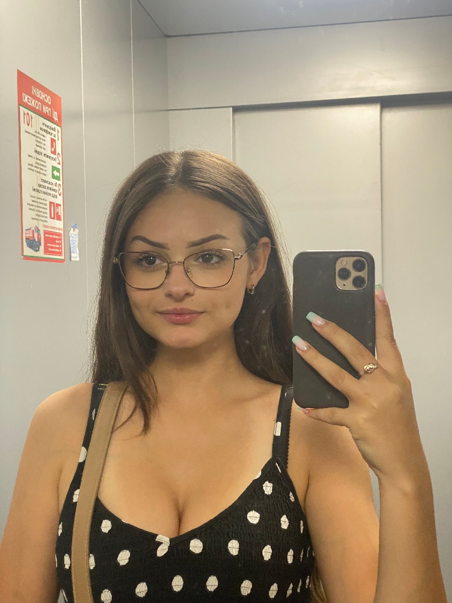 Sexy model Stacy in Jamnagar