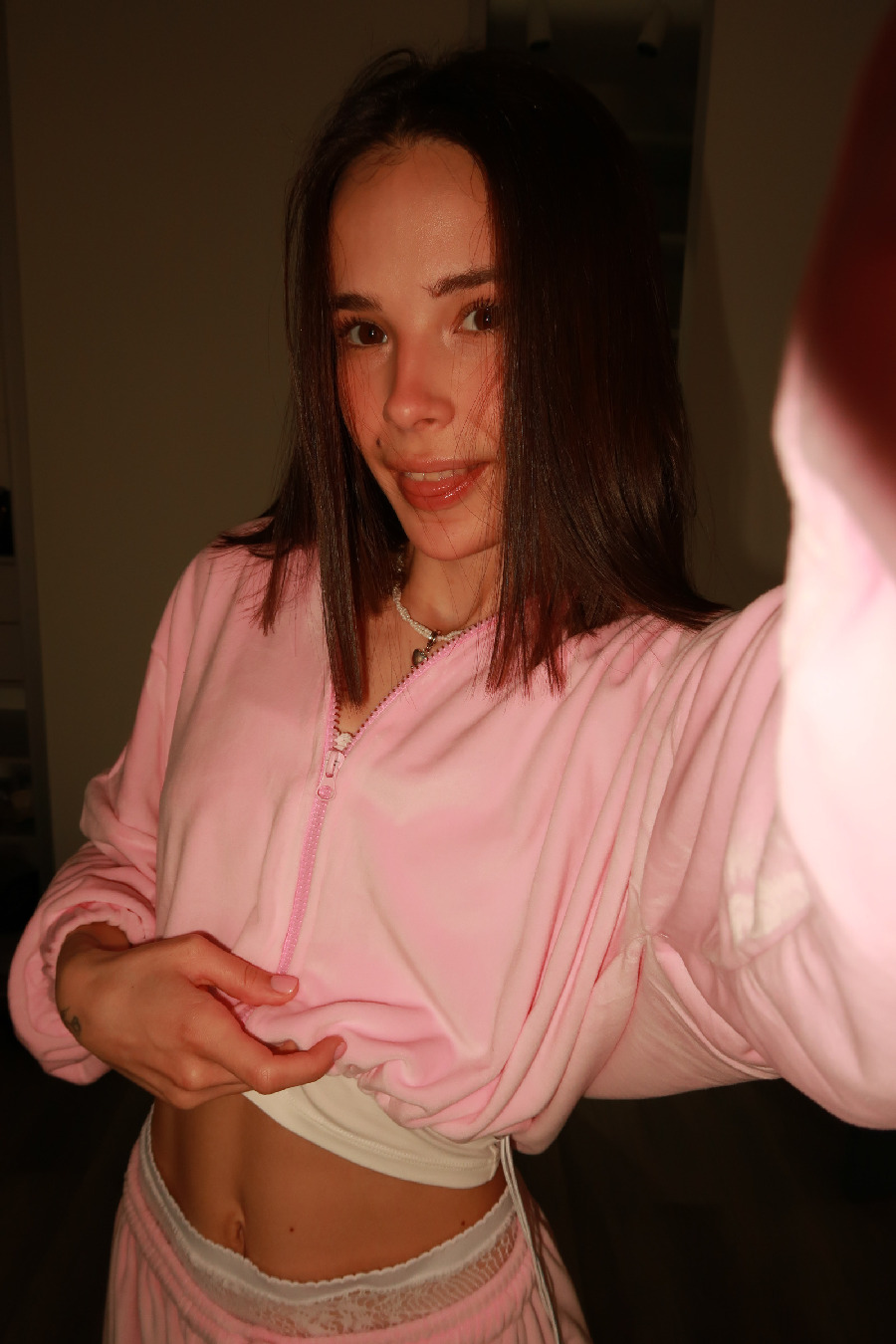 Tina brings the glow — live moments in Jamnagar